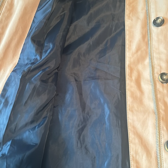 Classic Tan Trench Coat - Picture 10 of 10